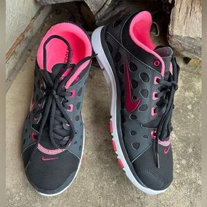 Nike Training Black & Pink Athletic lace up sneaker shoes Sz-11. G